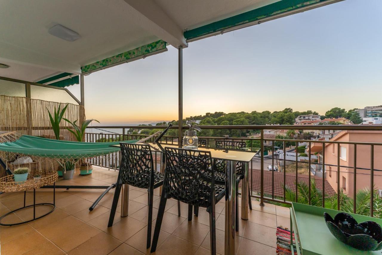 Beach Front Retro Hideaway In ซาลอว์ ภายนอก รูปภาพ