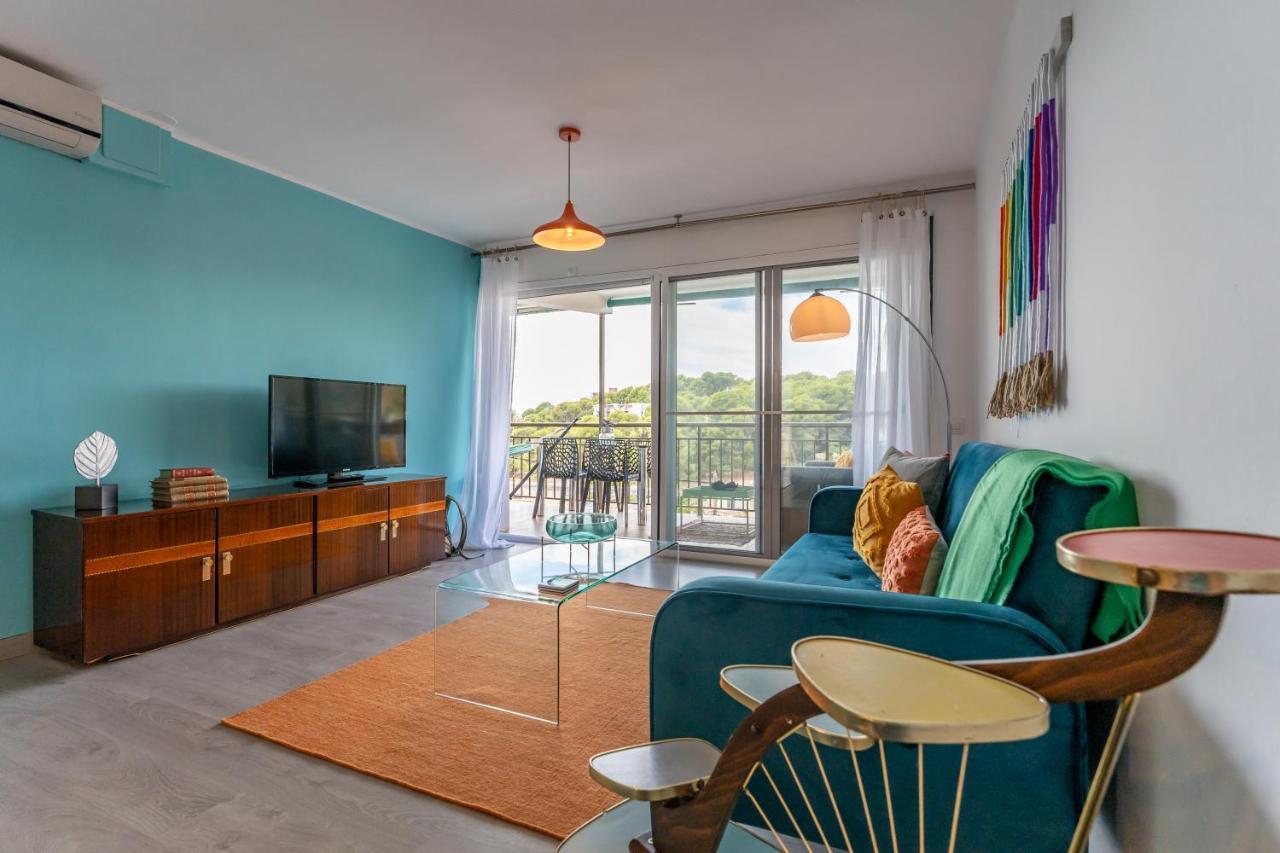 Beach Front Retro Hideaway In ซาลอว์ ภายนอก รูปภาพ