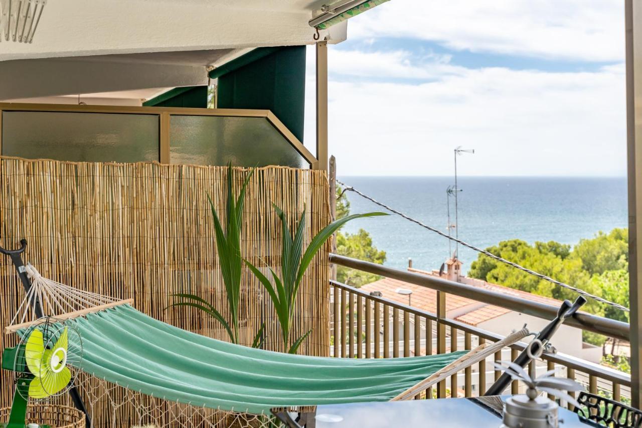 Beach Front Retro Hideaway In ซาลอว์ ภายนอก รูปภาพ