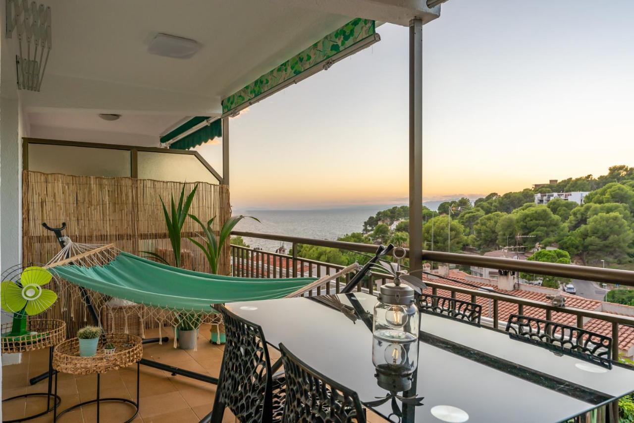 Beach Front Retro Hideaway In ซาลอว์ ภายนอก รูปภาพ