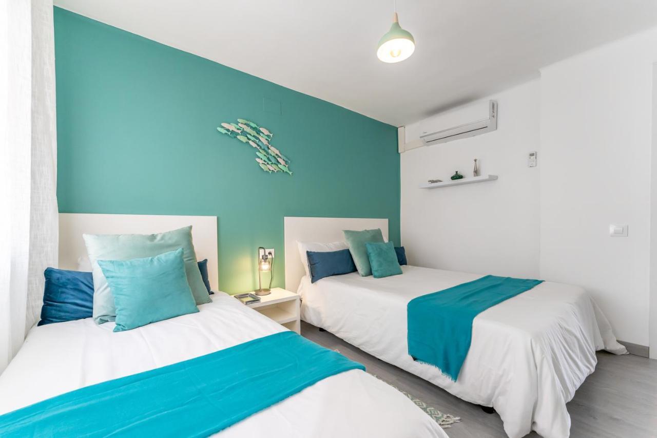 Beach Front Retro Hideaway In ซาลอว์ ภายนอก รูปภาพ
